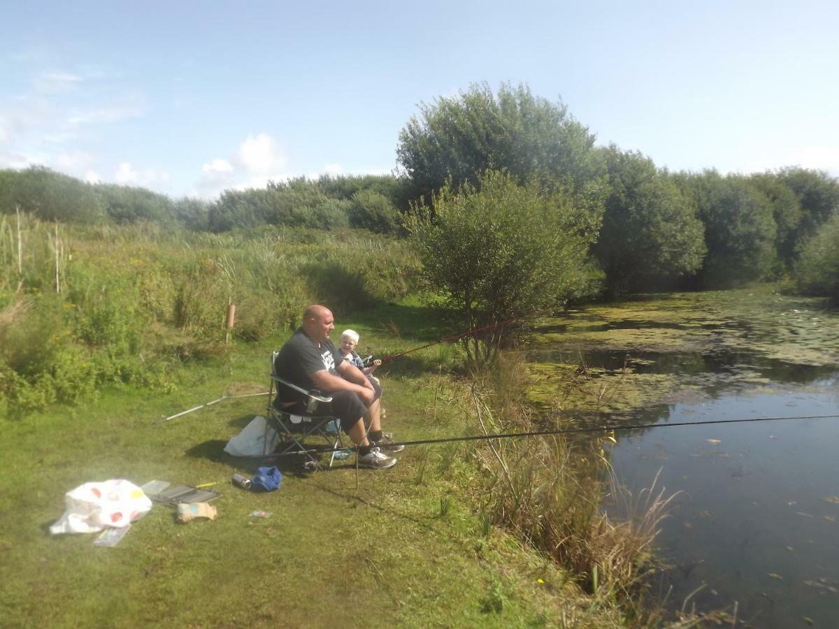 הוילה Kidwelly Marsh Water Ponds Fishery מראה חיצוני תמונה