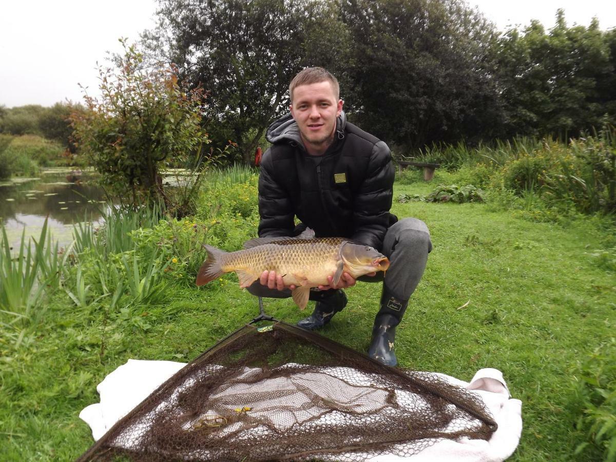 הוילה Kidwelly Marsh Water Ponds Fishery מראה חיצוני תמונה